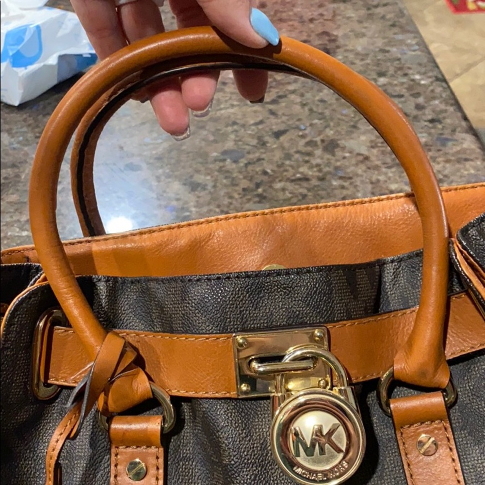 Michael Kors Hamilton Tote - Picture 5 of 9
